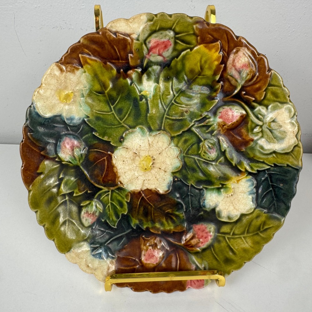 Antique Victorian Strawberry Majolica Plate 8.5"‎ Pink Strawberry Floral Relief